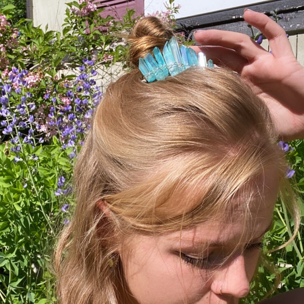 Dyed Aura Quartz Mini Crystal Crown